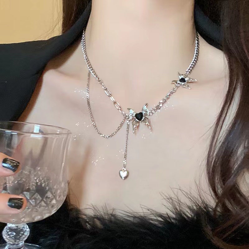 Kalung Kupu-Kupu Hati Geometris Bahan Alloy Kristal Korea Untuk Wanita