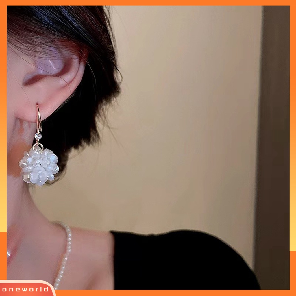 [EONE] 1pasang Anting Kait Gaya Perancis Elegan Temperamen Peri Hadiah Kecil Putih Solid Bola Bunga Drop Earrings Fashion Perhiasan