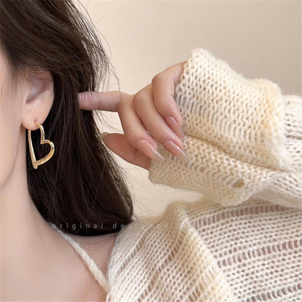 Anting Hati Perasaan High-end Sederhana, Anting Angin Dingin Baru, Desain Niche Rasa, All-match Earrings Earrings Earrings, Perhiasan Gadis Seksi