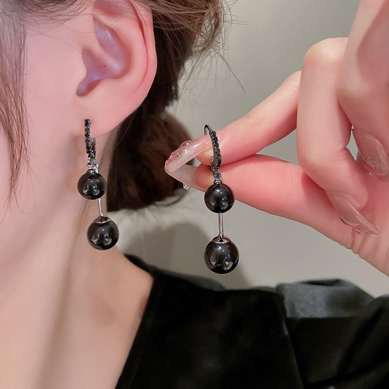 Mode Baru Gaya Retro Berlian Imitasi Anting Buatan Bertatahkan Hitam Bola Kecil Rumbai Anting Earrings Wanita