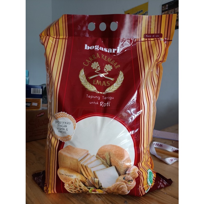 

Makanan | Bogasari Cakra Kembar Emas untuk Roti 5Kg