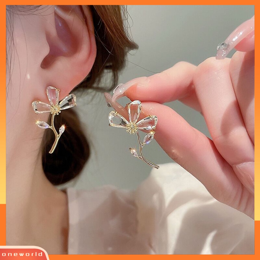 [ONE] 1pasang Ladies Earrings Electroplating Geometris Kristal Imitasi Dekorasi Nyaman Bentuk Bunga Women Earrings Perhiasan Aksesori