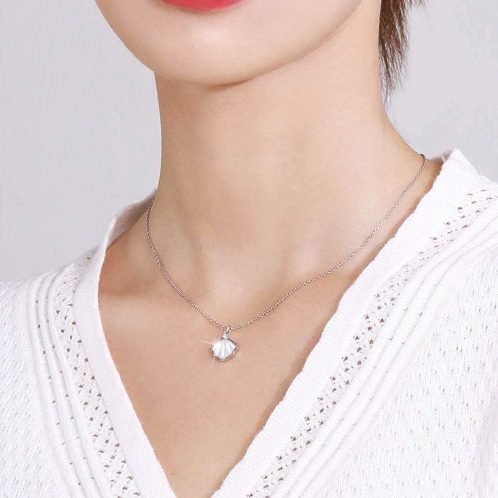 Gaya Keren Minimalis Baru Desain Niche Ringan Mewah Hias Berlian Kalung Shell Rantai Klavikula Untuk Wanita Perhiasan Gadis Seksi