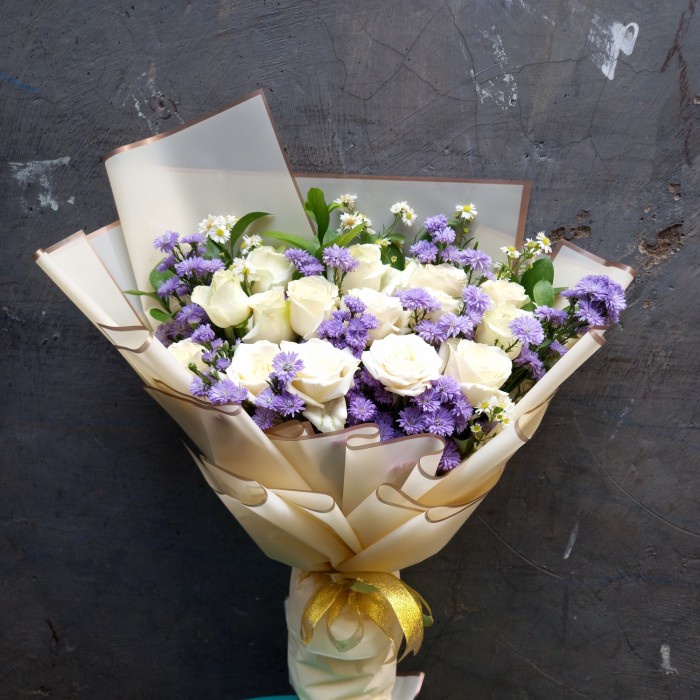 [SC] hand bouquet mawar putih.pikok ungu