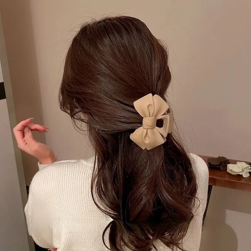 Fashion Wanita Baru Warna Solid Busur Besar Desain Rambut Cakar Klip Gadis Temperamen Elegan Hiu Akrilik Ambil Klip Jepit Rambut Aksesoris Rambut