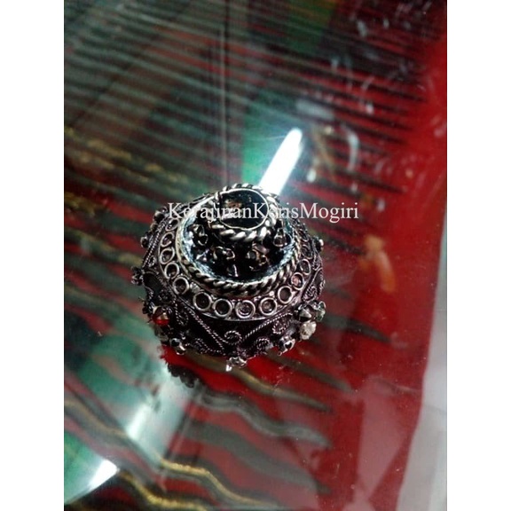 

Mendak Selut Keris Gaya Solo Model Biasa BP00016 Termurah