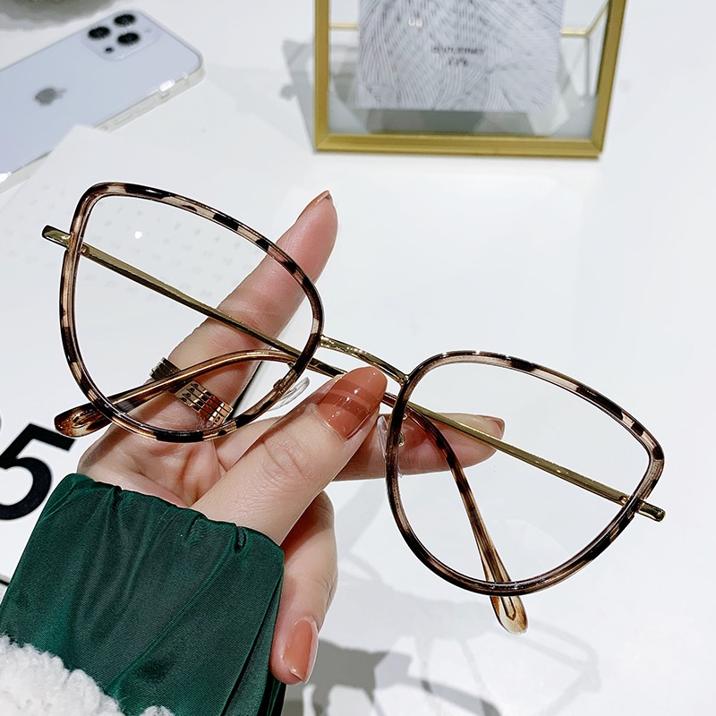 Kacamata Anti Radiasi Photocromic Cat Eye Trendy Untuk Wanita Pria Lensa Yang Dapat Diganti