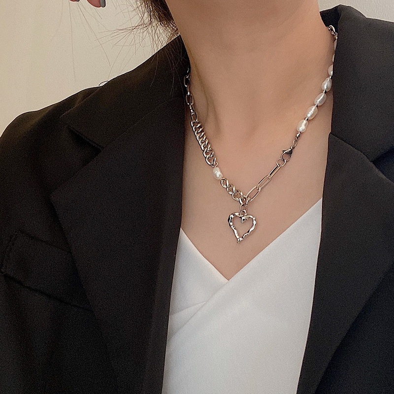 Baroque Irregular Pearl Stitching Necklace All-Match Liontin Hati Berongga ins Gaya Keren Rantai Klavikula Kalung Necklace