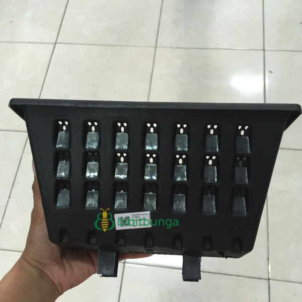 Pot Tanaman Dinding Tempel Vertical Garden ARGO 02 Vertikal Panjang