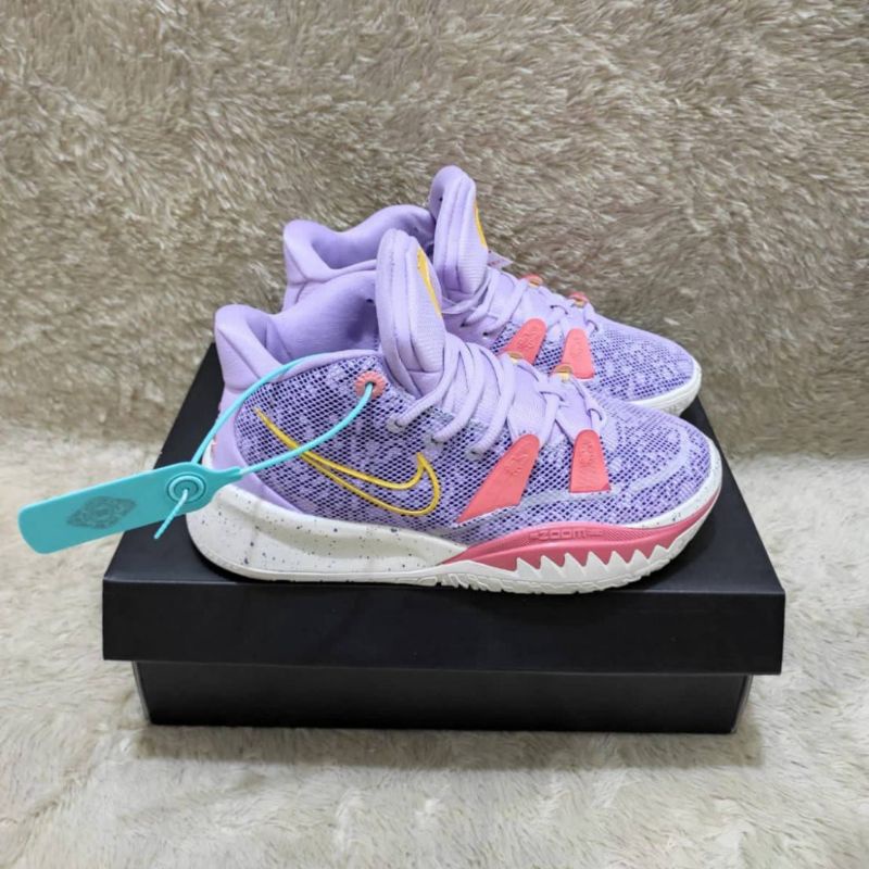 Sepatu Sneakers Basket Nike Kyrie 7 Daughter