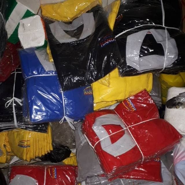 

Lem korea handsome 1 box isi 50 pcs pembelian 12 ke atas bonus 1 kaos