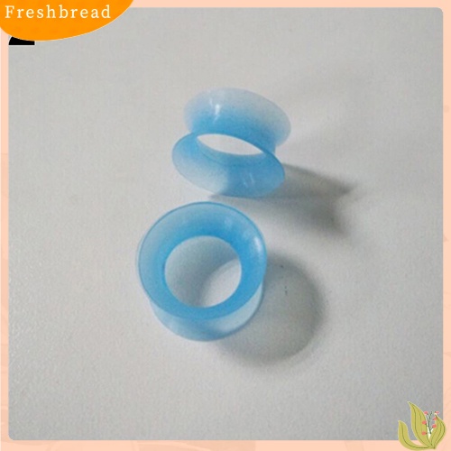 &lt; Freshbread &gt; 2pcs Silikon Lembut Telinga Terowongan Daging Plug Tandu Piercing Gauge Earrings