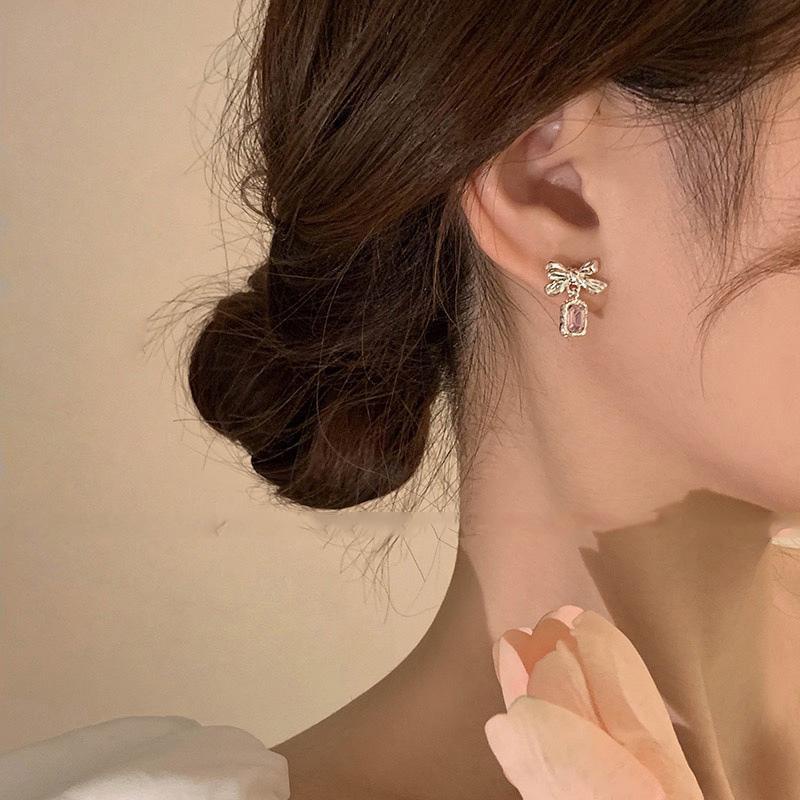 Anting Dasi Kupu-kupu Berlian Zircon Bow Stud Anting Fashion Korea Gaya Untuk Wanita MK