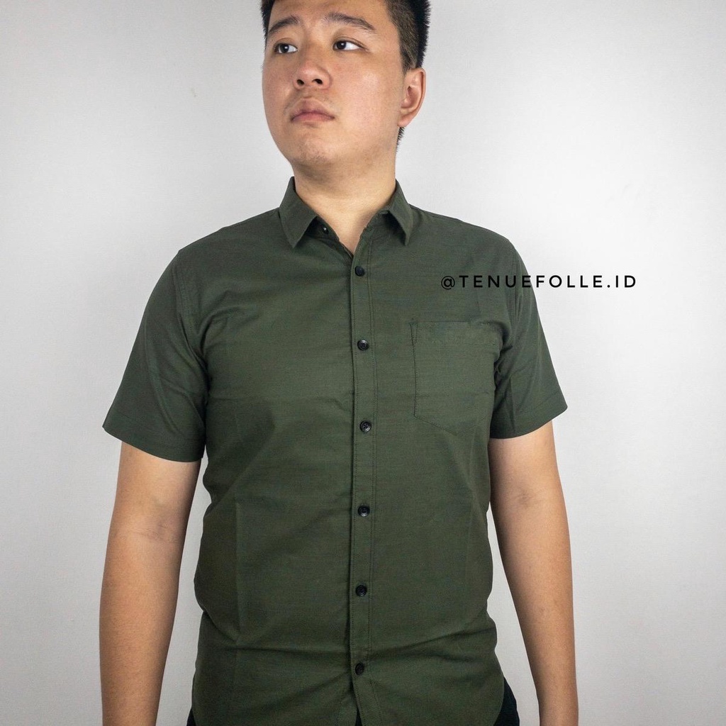 Kemeja Polos Pria 100% Katun Lengan Pendek - Regulat Fit 2 Warna