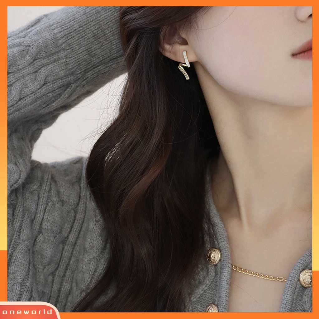 [EONE] 1pasang Anting Stud Vintage Berlian Imitasi Bentuk Geometris Warna Tinggi Pengikat Tahan Aus Dekorasi Gaya Perancis Elegan Bentuk Z Wanita Earrings Aksesoris Pakaian