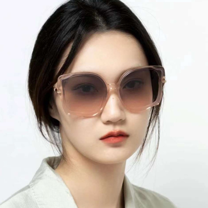 (YUZHU) Desain Bergaya Baru Berbentuk Kacamata Pelindung Matahari Kepribadian Serbaguna Oversized Frame Sunglasses