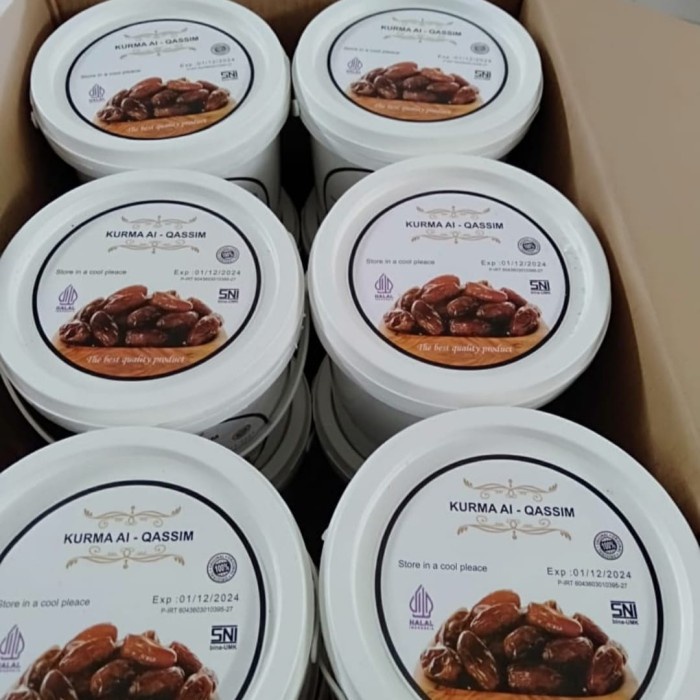 

Makanan | KURMA AL-QASSIM Premium Kurma Ember AlQassim
