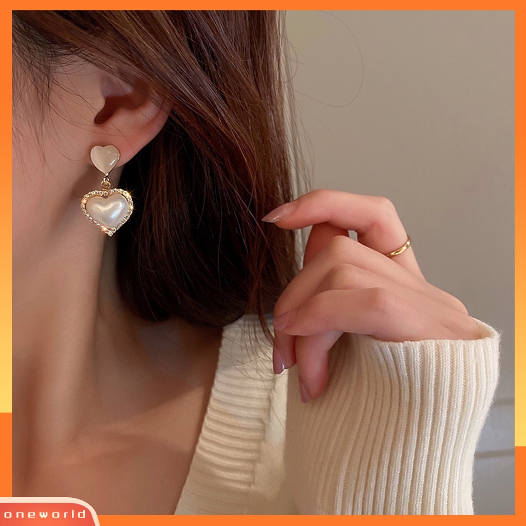 [WOD] 1pasang Women Ear Stud Elegan Bentuk Hati Berlian Imitasi Mengkilap Anti Alergi Tidak Ada Peradangan Hias Mewah Permukaan Halus Anting Gantung Hadiah