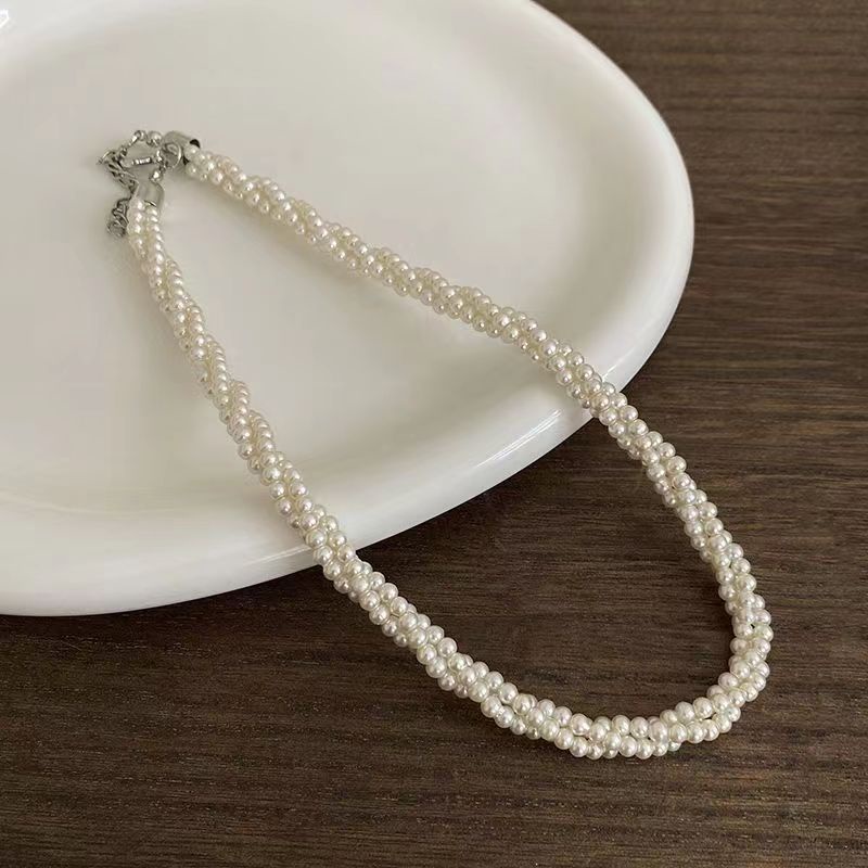 Kalung Mutiara Memutar Multi-layer Cahaya Niche Mewah High-End Klavikula Rantai Temperamen Perempuan Semua @-