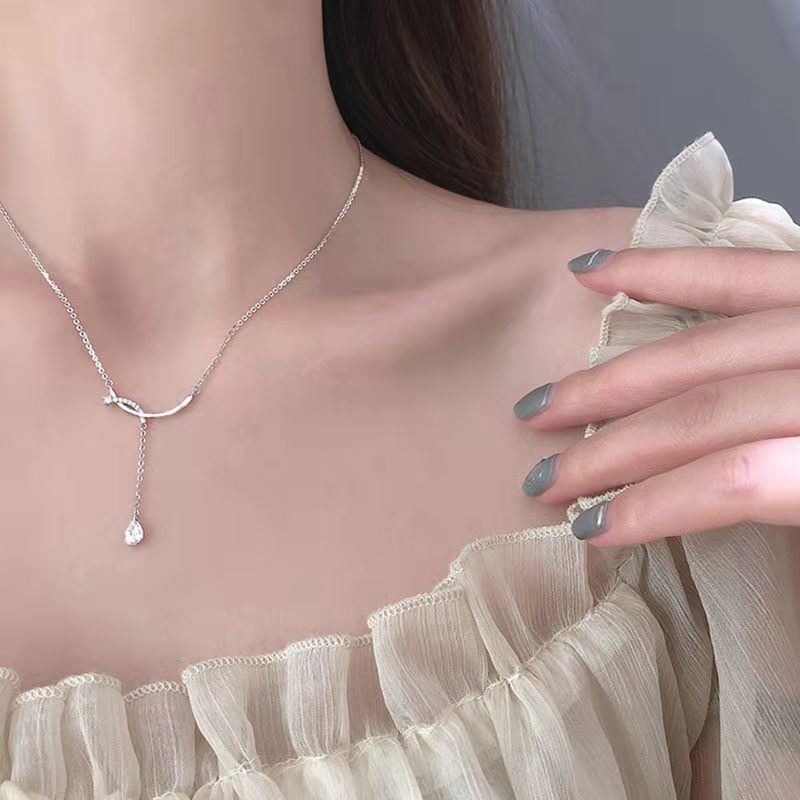 Kalung Geometris Alloy Berlian Imitasi Fashion Untuk Wanita