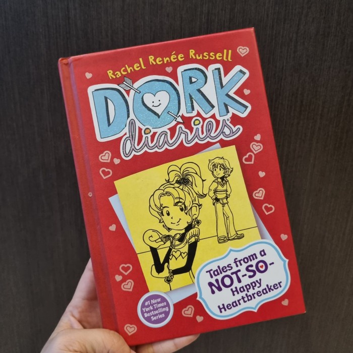 Dork Diaries 6 Holiday Heartbreak- Rachel Renee Russell HARD COVER ORI