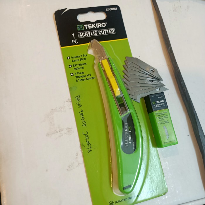 

tekiro acrylic cutter + isi cutter akrilik 10pcs tekiro ACRYLIC PISAU CUTER
