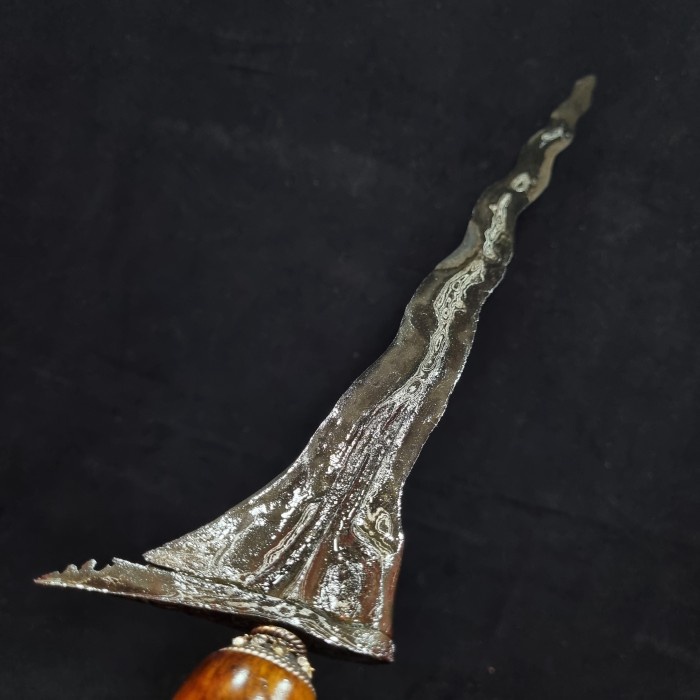 

Keris Bandotan Luk 11 Pamor Wos Wutah Tangguh Pajang Sepuh Kuno