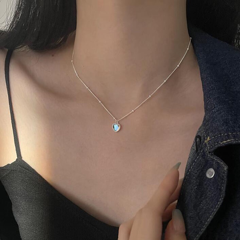 Roselife Fantasi Bersinar Biru Moonstone Heart Pendant Kalung Untuk Wanita Perempuan Korea Trendi Manik Rantai Cinta Hati Kalung Fashion Perhiasan