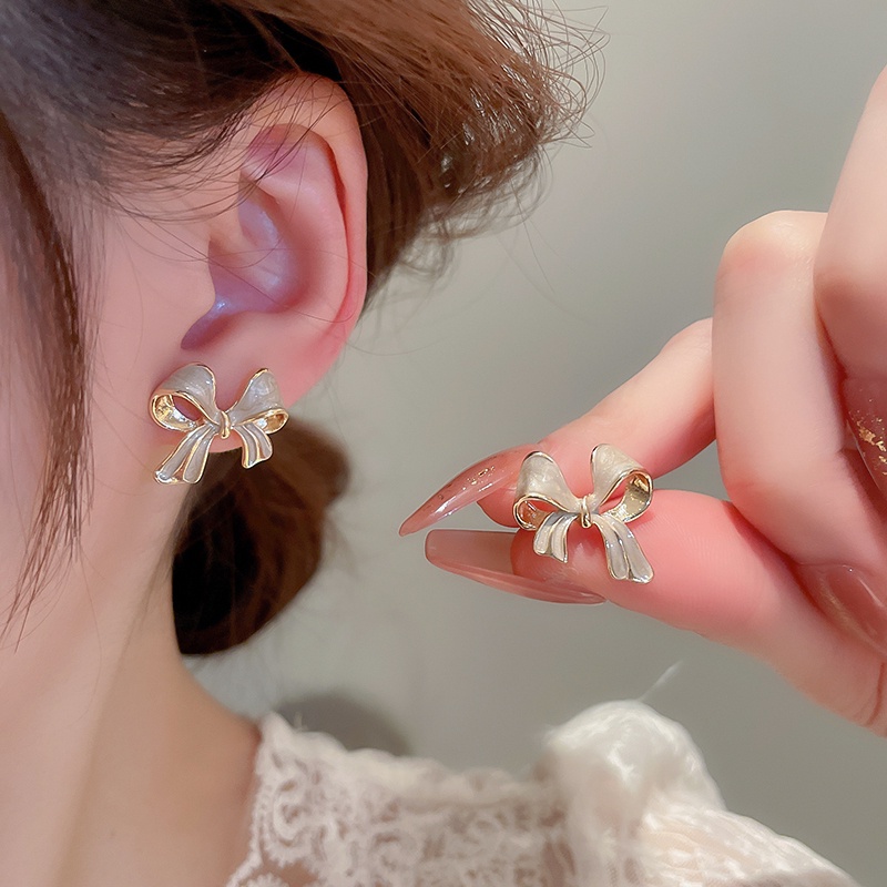 Anting-anting Indah Modis, Anting-Anting Wanita Cahaya Mewah High-end Busur Telinga Studs