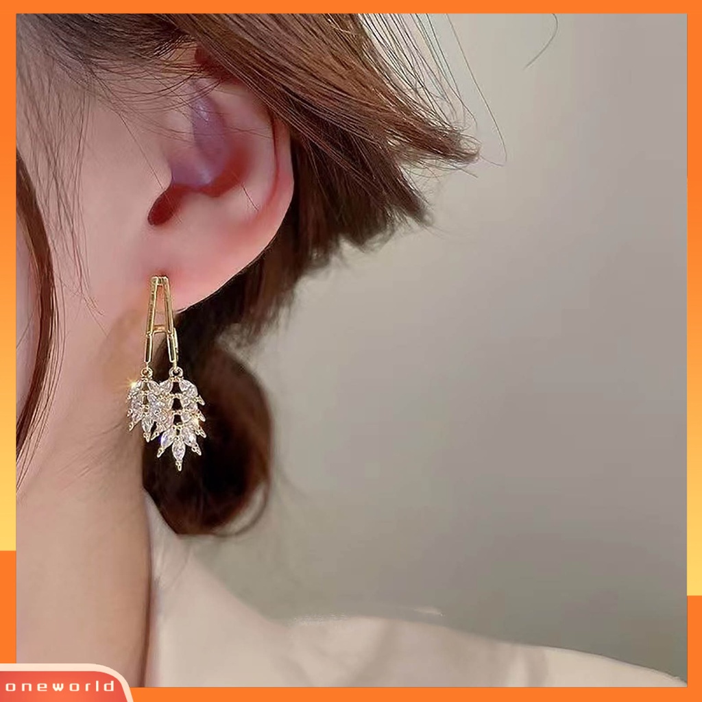 [EONE] 1pasang Wanita Anting Bentuk Geometris Liontin Electroplating Warna Emas Kepribadian Dress Up Fashion Item Fashion Daun Faux Zircon Drop Earrings Aksesoris Pakaian