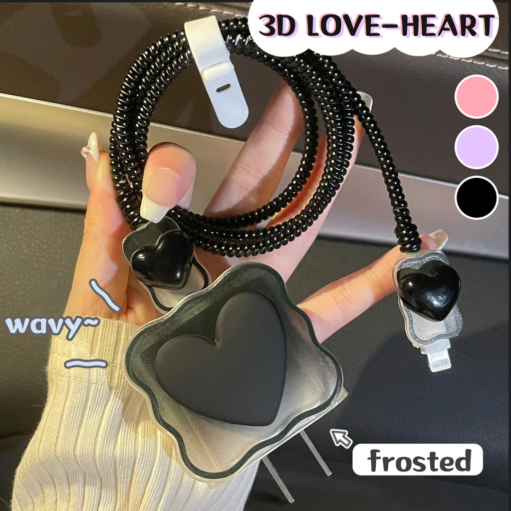 Sweet Love Heart Charger Set Pelindung Kompatibel Untuk iPhone 18W/20W Tepi Bergelombang Lembut TPU Charger Lengan Warna Laser Pelindung Kabel Ungu Pink Hitam Aksesoris Telepon Wanita