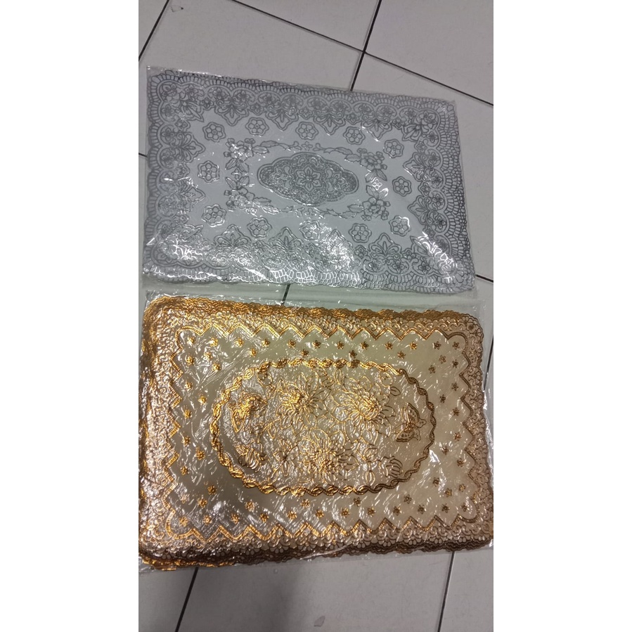 Souvenir - Taplak Meja Ruang Tamu square PVC Gold dan Silver Motif 30 x 45 cm