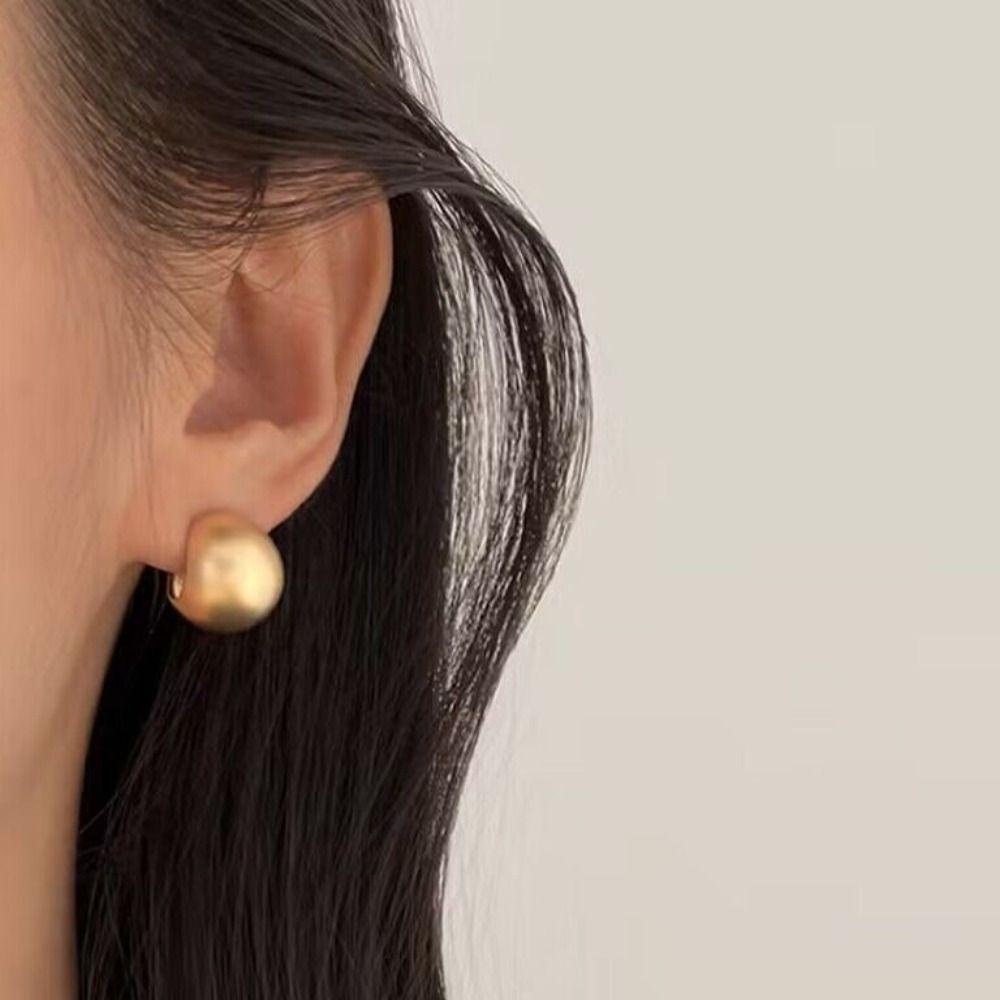 Mxbeauty Korea Ear Studs Elegan Bola Emas Indah Aksesoris Telinga Sederhana Geometris Telinga Gesper