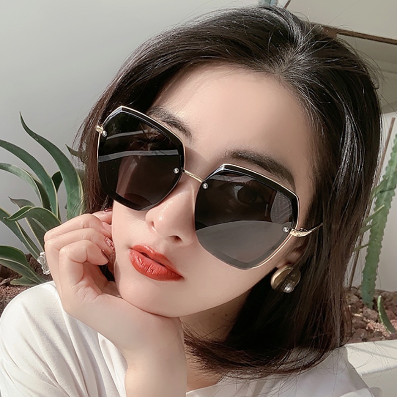 Kacamata Hitam Fashion Square Aesthetic Shades Untuk Wanita/Pria Metal Frame Sunglasses Eyewear