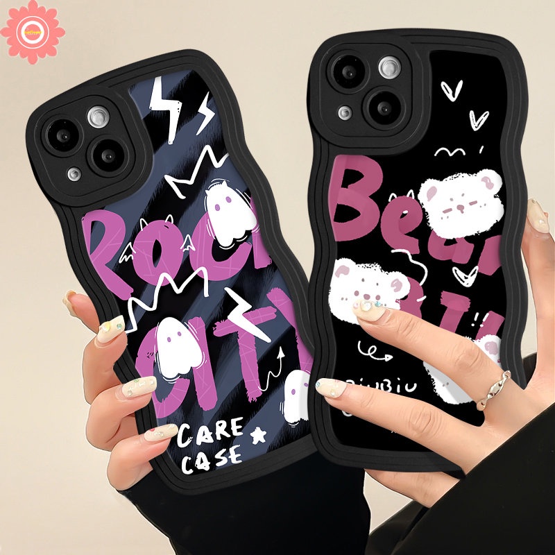 IPHONE Casing Ponsel Huruf Beruang Kartun Monster Kecil Hantu Lucu Kompatibel Untuk Iphone11 14 13 12 Pro Max 7Plus 8Plus 6s 7 8 6 14 Plus XR XS Max X SE 2020 Wavy Edge Soft Cover