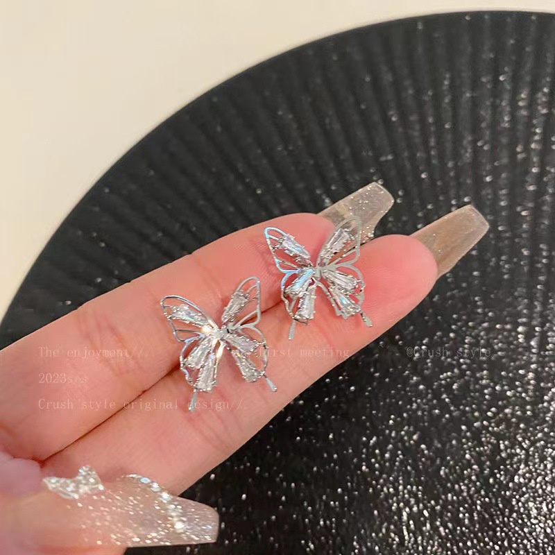 Anting Tusuk Hollow Zircon Butterfly S925 Perak Manis Vintage Anting Kupu Kristal2023Aksesoris Terbaru