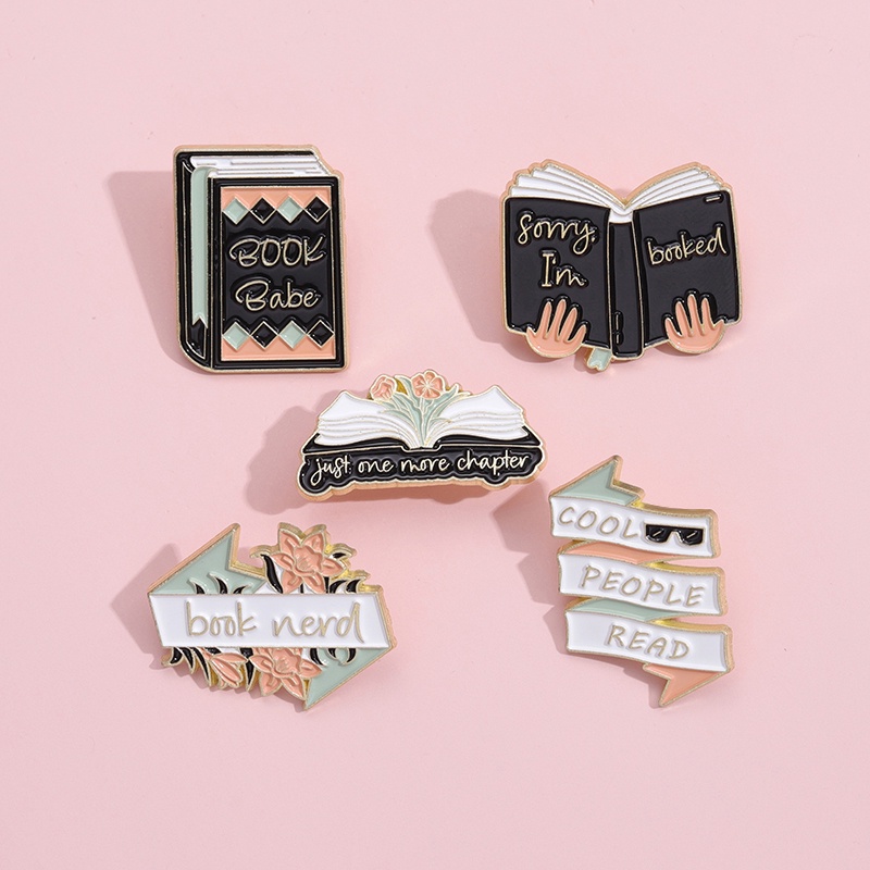 Book Nerd Enamel Pin Lucu Buku Bros Kerah Lencana Sastra Lapel Pin Perhiasan Hadiah Untuk Teman Anak