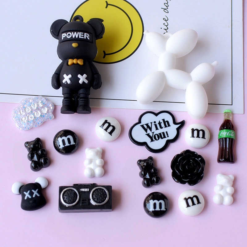 17 Pcs Bearbrick Balon Anjing Beruang Jibz Pesona Tombol Fashion Sepatu Aksesoris#Seri Hitam &amp; Putih