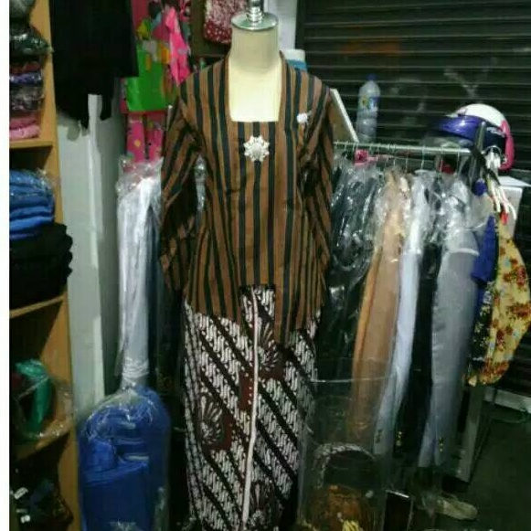Kebaya dan Sorjan Set kebaya lurik adat jawa Baju set kebaya lurik Baju set surjan wanita Baju wanit