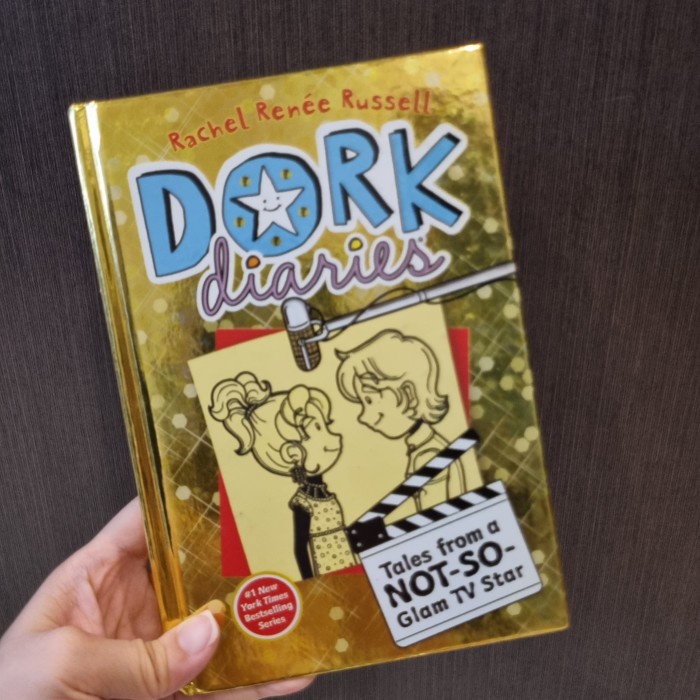 DORK DIARIES 7: TALES FROM A NOT-SO-GLAM TV STAR HARD COVER ORIGINAL