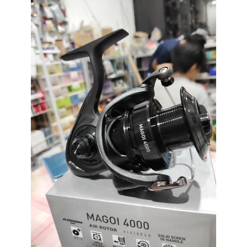 Reel Pancing Daiwa Magoi Body metal power handel pilihan 2500 3000 4000