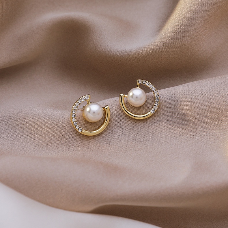 Anting Tusuk Bulat Hollow Untuk Wanita Elegan Kristal Mutiara Emas Earring Perhiasan Aksesoris