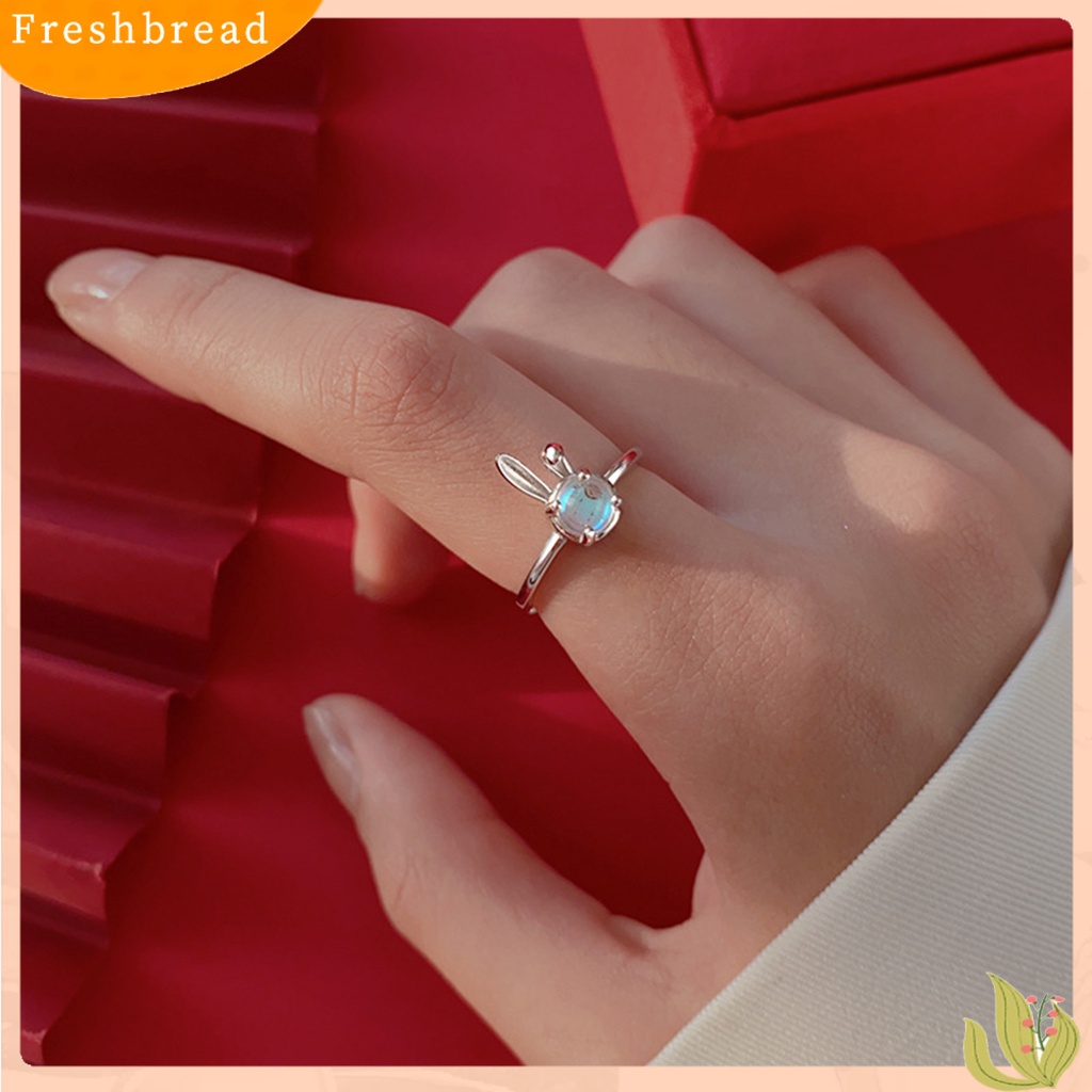 &lt; Freshbread &gt; Jari Band Kristal Imitasi Geometris Kilau Terang Mengkilap Poles Dekorasi Indah Minimalis Faux Moonstone Rabbit Rings Perhiasan Fashion