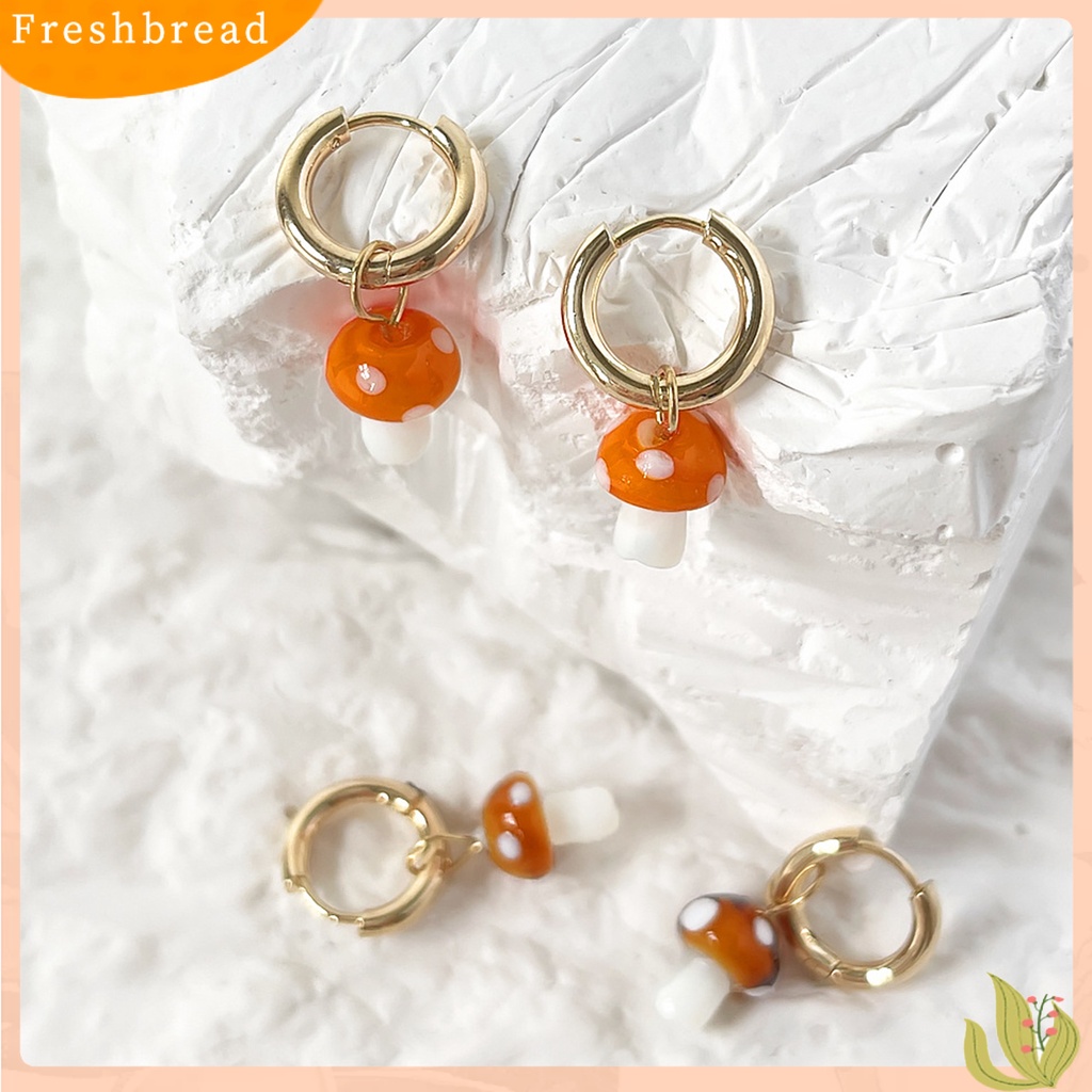 < Freshbread > 1pasang Anting Wanita Permukaan Halus Ringan Hias Tahan Lama Anti Cacat Manis Hidup Bentuk Jamur Huggie Earrings Women Ear Accessories