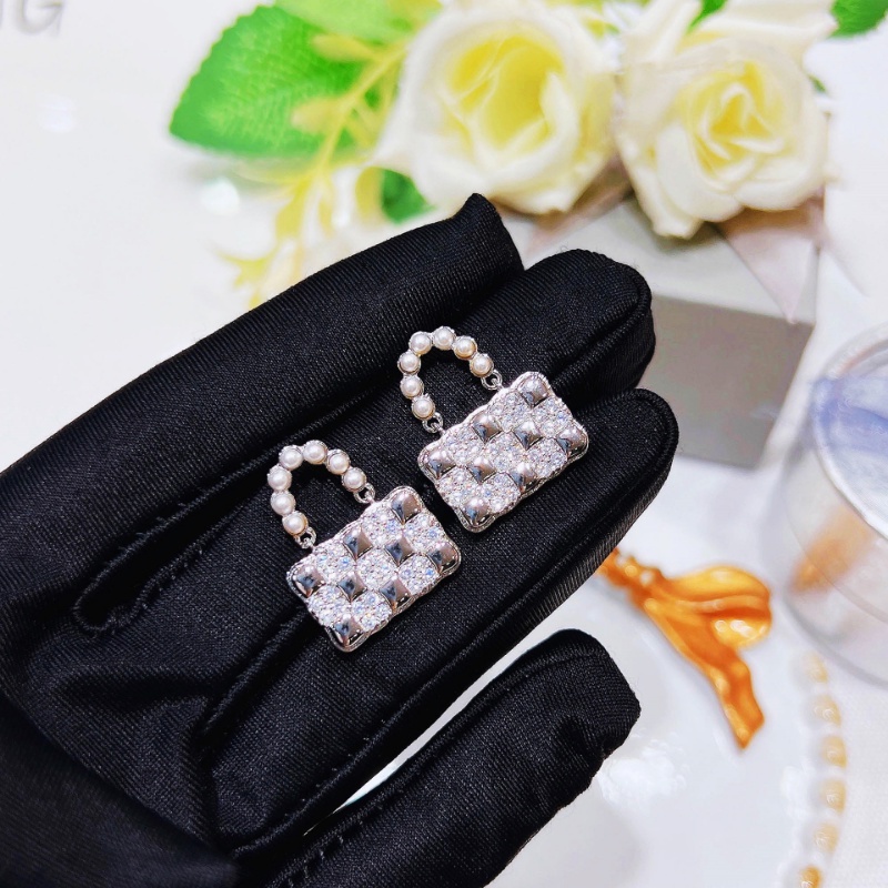 Goldkingdom Aksesoris Perhiasan Fashion Ready Stock Tas Geometris Anting Pejantan, Anting Mutiara, Wanita Cahaya Mewah, Temperamen High-end, Temperamen Anting