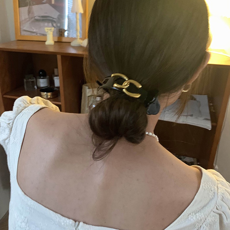 Elegan Dan Modis Emas Ganda C-Huruf Grip Klip Korea Fashion Akrilik Wanita Ponytail Clip Hitam Tinggi Ponytail Jepit Rambut