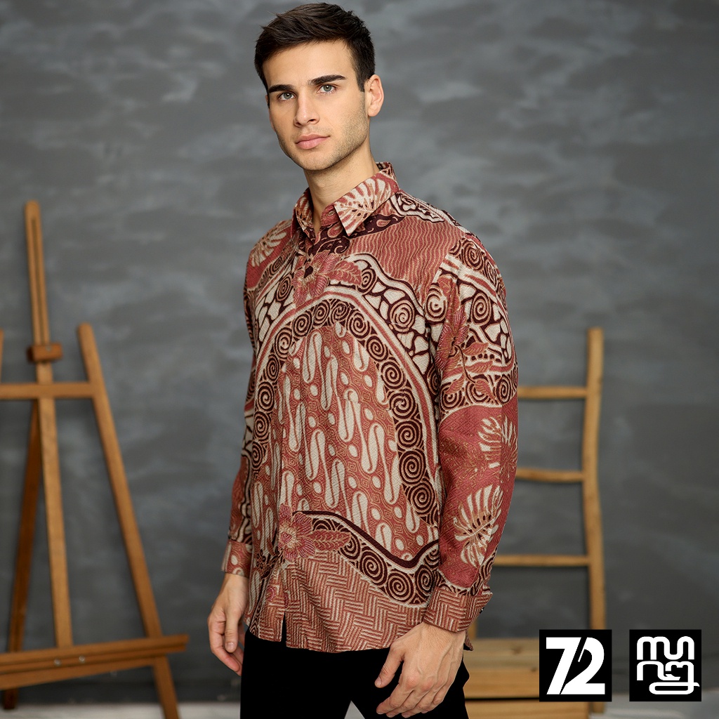 KEMEJA BATIK PRIA LENGAN PANJANG Kemeja Dobby Slimfit Motif Parang Roll Warna Dusty Pink Maroon 723437 Cap 72 - Baju Kemeja Atasan Pakaian Setelan Batik Pria Cowok Laki Laki Remaja Keluarga Kantor Lengan Panjang Modern Slimfit Slim Fit Premium Kekinian