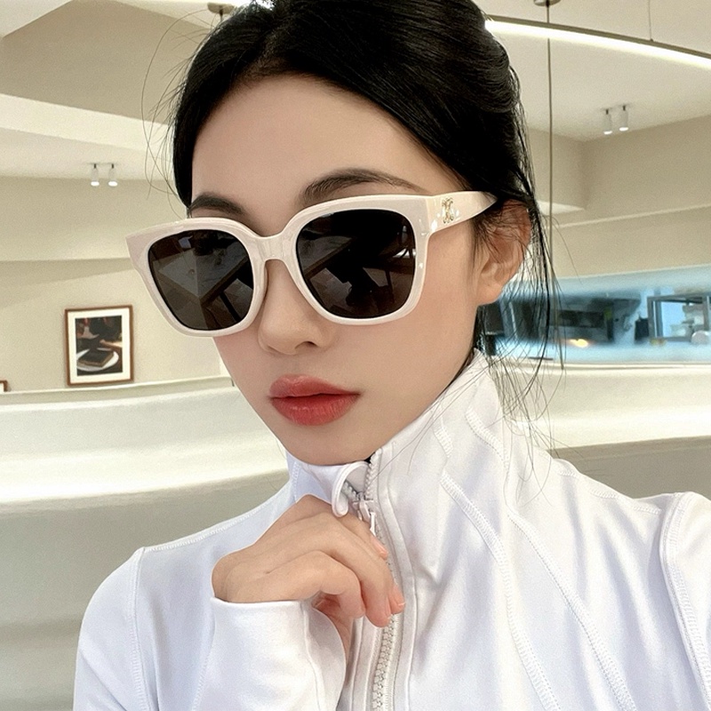 Papaozhu Stylish Big Black Square Frame Sunglasses Untuk Wanita Pria Kepribadian UV400 Protection Shades Cool Anti Radiasi Kacamata Matahari OOTD Eyewear