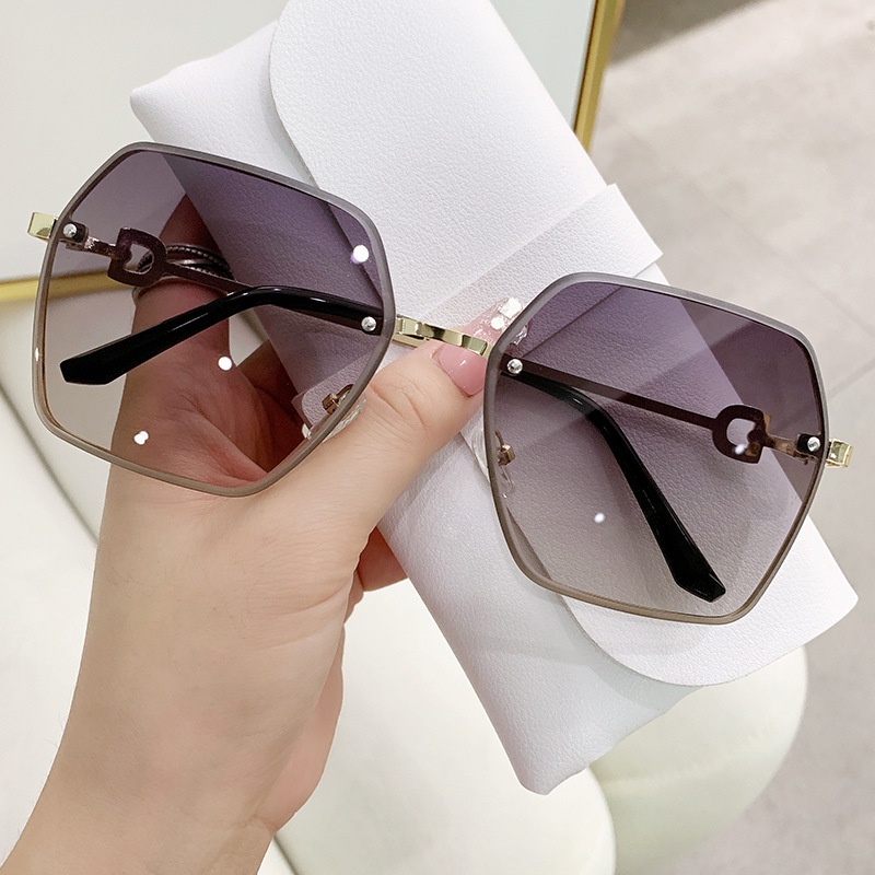 (YUZHU) Kacamata Hitam Premium Tanpa Bingkai Logam Untuk Wanita Perlindungan UV Cahaya Gradien Kerai Sunglasses