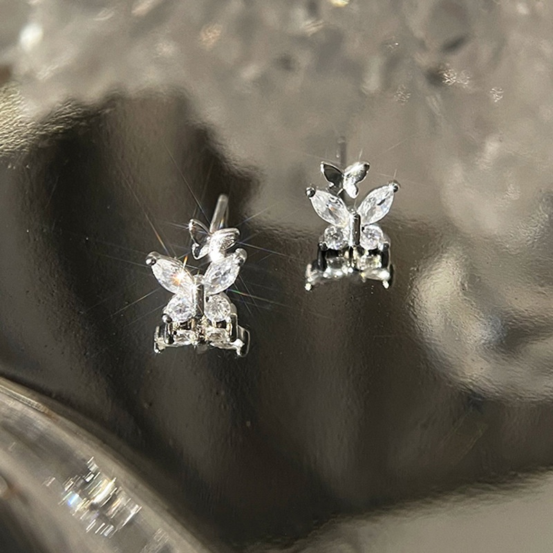 1pasang Korea Sederhana Wanita S925 Perak Emas Zirkon Kupu-Kupu Baja Titanium Telinga Pejantan Fashion Perhiasan Stud Earrings